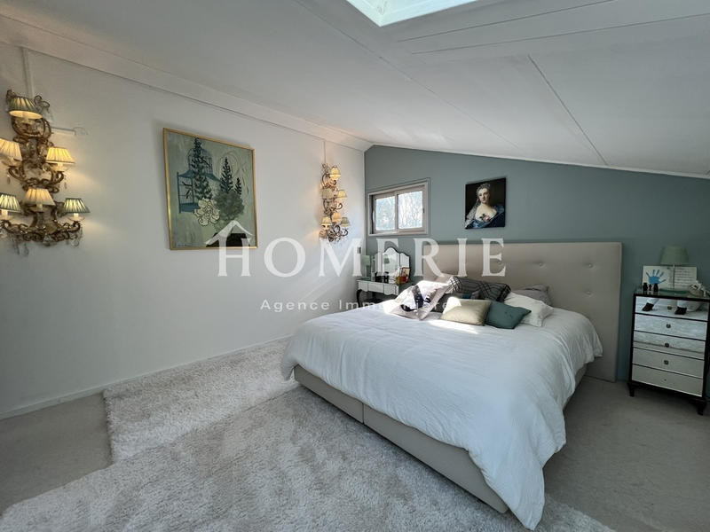 Maison - 215 m² - 7 pièces