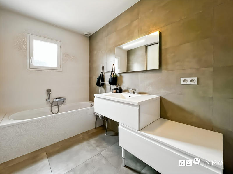 Maison contemporaine - 131 m² - 5 pièces