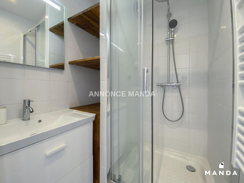 Chambre - 10 m² - 7 pièces