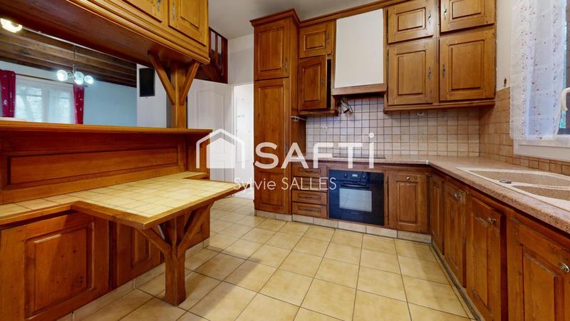 Maison - 233 m² - 7 pièces