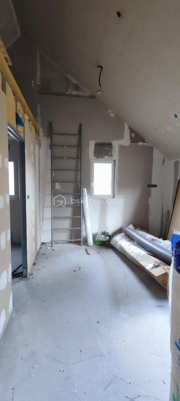 Propriété - 300 m² - 1 pièce