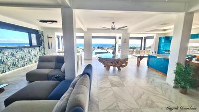 Maison - 256 m² - 7 pièces