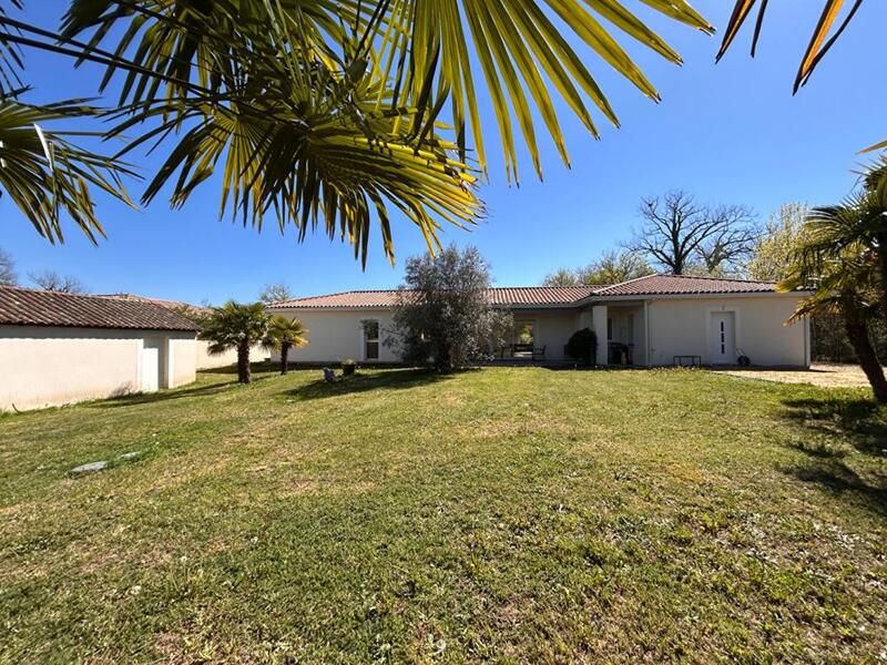 Maison - 199 m² - 6 pièces