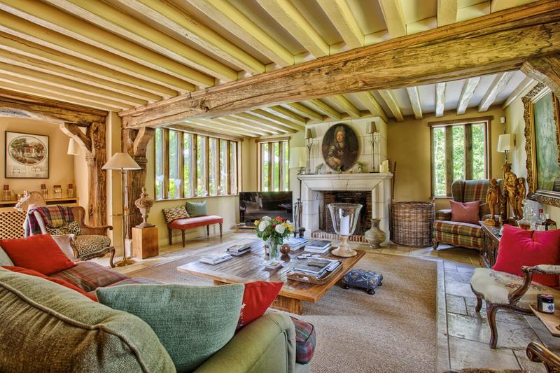 Maison - 222 m² - 9 pièces