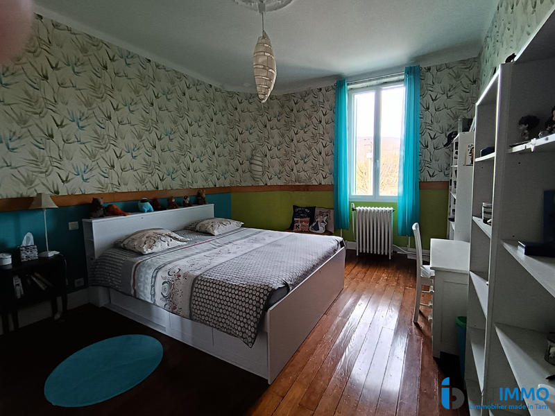 Maison - 220 m² - 9 pièces