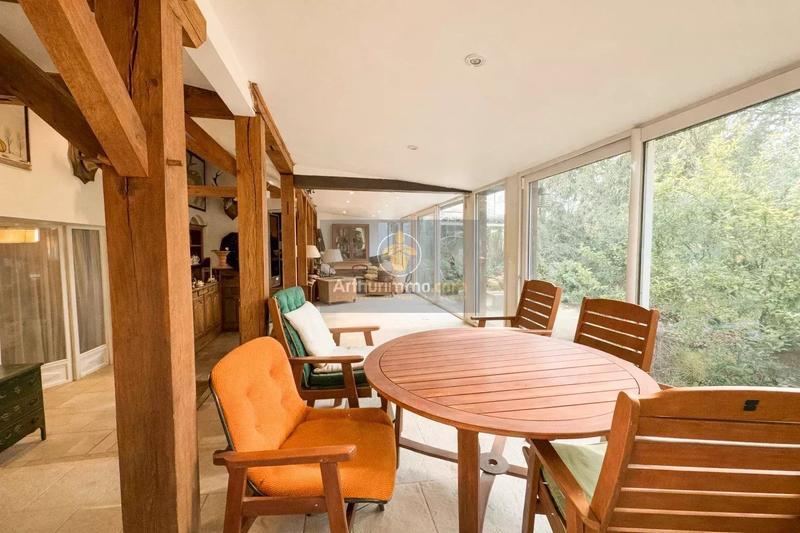 Maison - 340 m² - 8 pièces