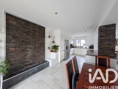 Maison - 157 m² - 6 pièces