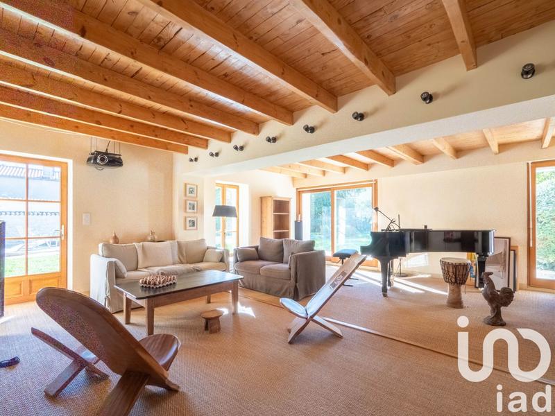 Maison - 240 m² - 7 pièces