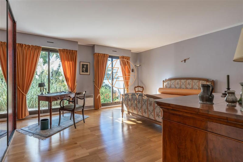 Appartement - 103 m² - 5 pièces