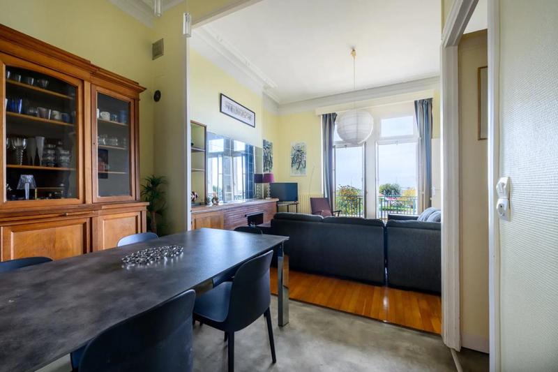 Appartement - 177 m² - 6 pièces