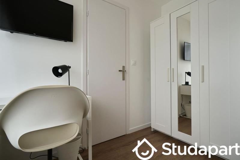 Chambre - 12 m² - 1 pièce