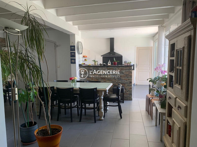 Maison - 255 m² - 7 pièces