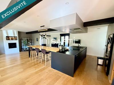 Maison - 180 m² - 7 pièces