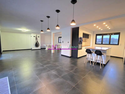 Maison - 127 m² - 8 pièces