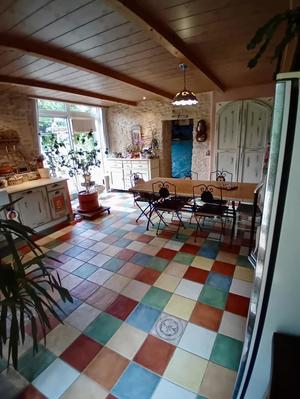 Maison en pierre - 255 m² - 8 pièces