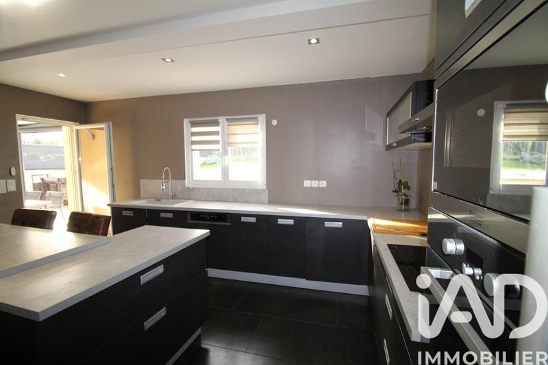 Maison - 180 m² - 7 pièces