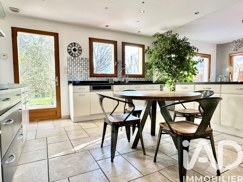 Maison - 161 m² - 7 pièces