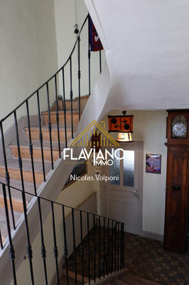 Maison - 250 m² - 6 pièces