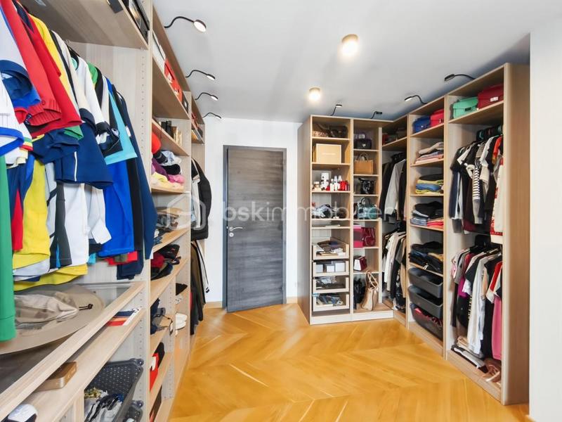 Maison - 159 m² - 6 pièces