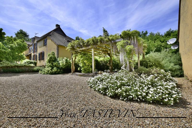 Villa - 351 m² - 10 pièces