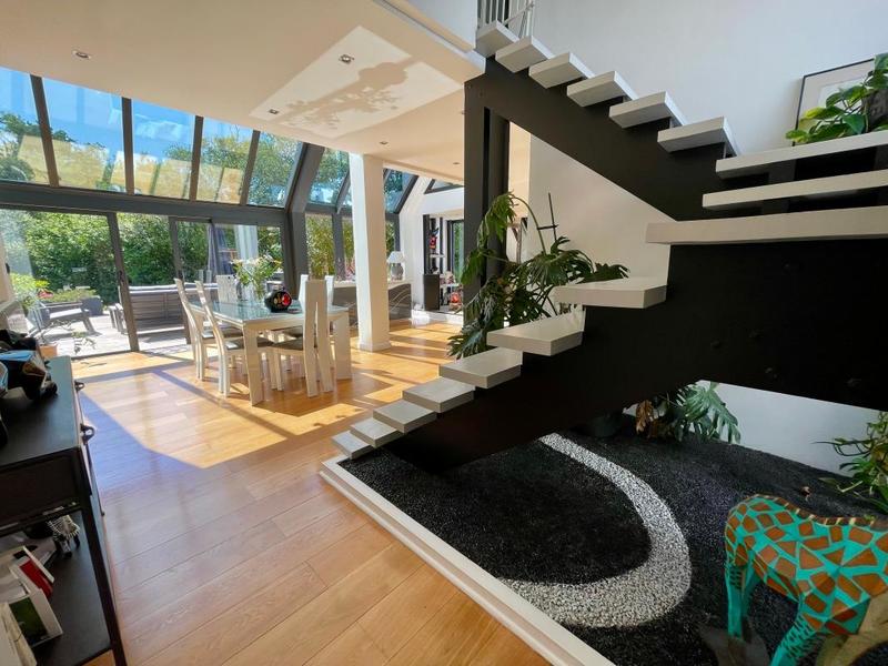 Maison - 230 m² - 7 pièces