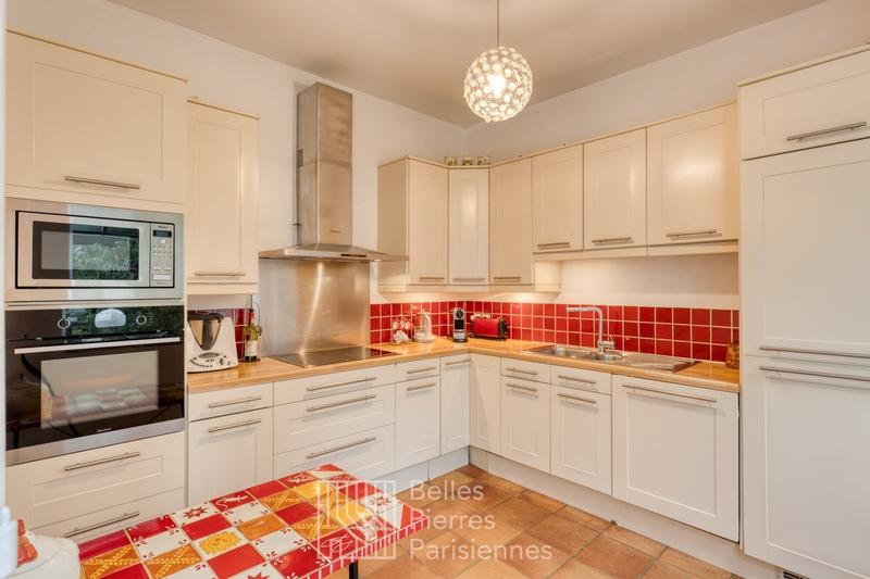 Maison - 250 m² - 7 pièces