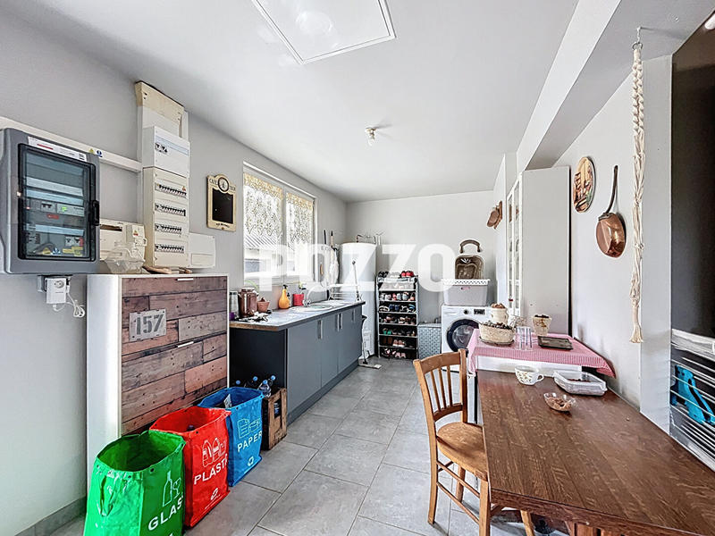 Maison - 215 m² - 6 pièces