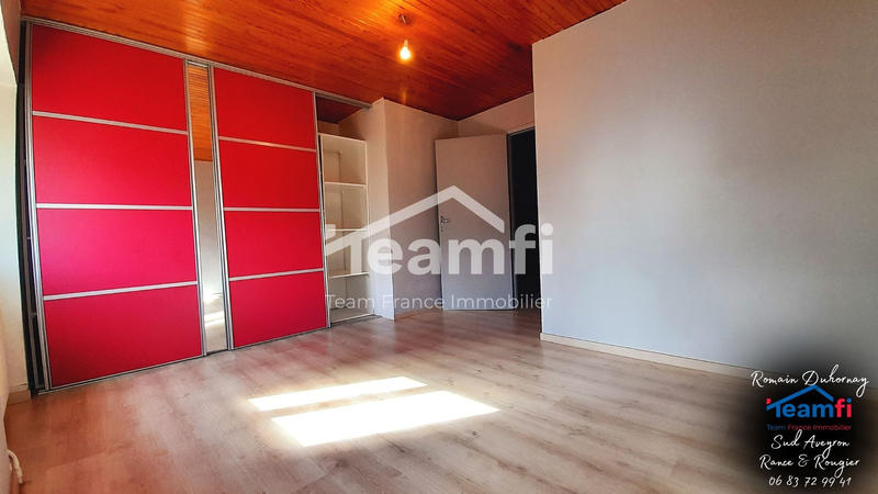 Maison - 96 m² - 8 pièces