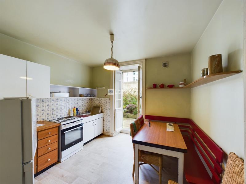 Maison traditionnelle - 190 m² - 10 pièces