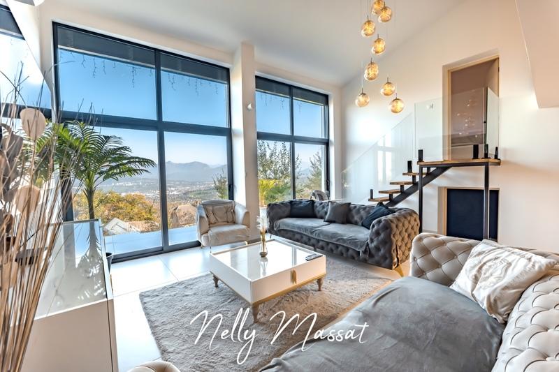 Maison d'architecte - 234 m² - 9 pièces