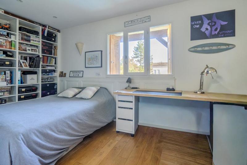 Villa - 200 m² - 6 pièces