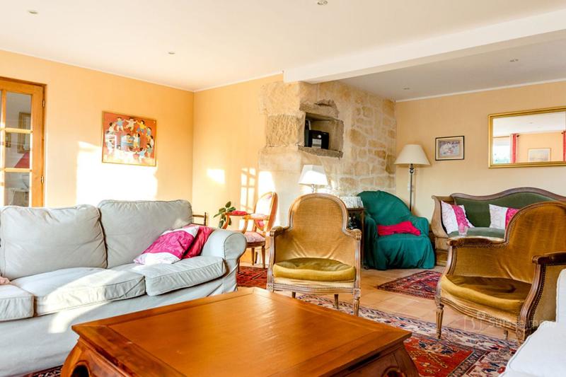 Maison - 305 m² - 10 pièces