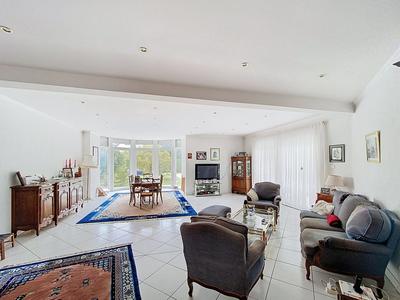 Villa - 272 m² - 6 pièces