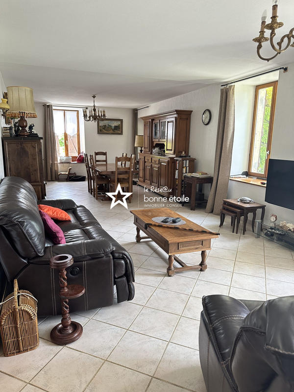 Maison - 252 m² - 7 pièces