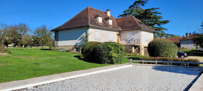 Maison - 200 m² - 8 pièces