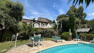 Maison - 172 m² - 8 pièces