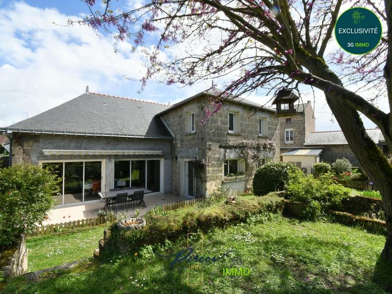 Maison - 264 m² - 9 pièces