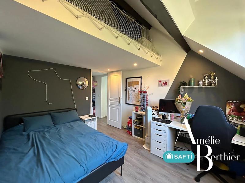 Maison - 200 m² - 8 pièces