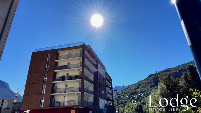 Appartement - 100 m² - 4 pièces