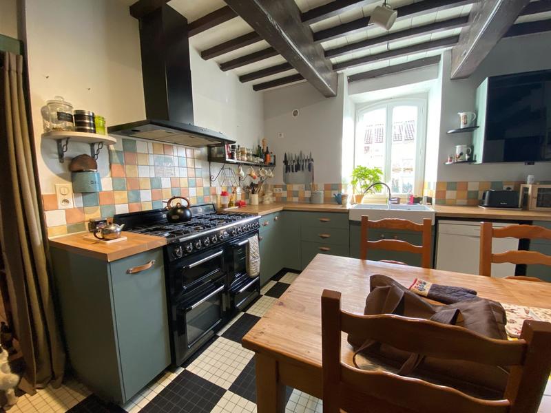 Maison - 255 m² - 10 pièces