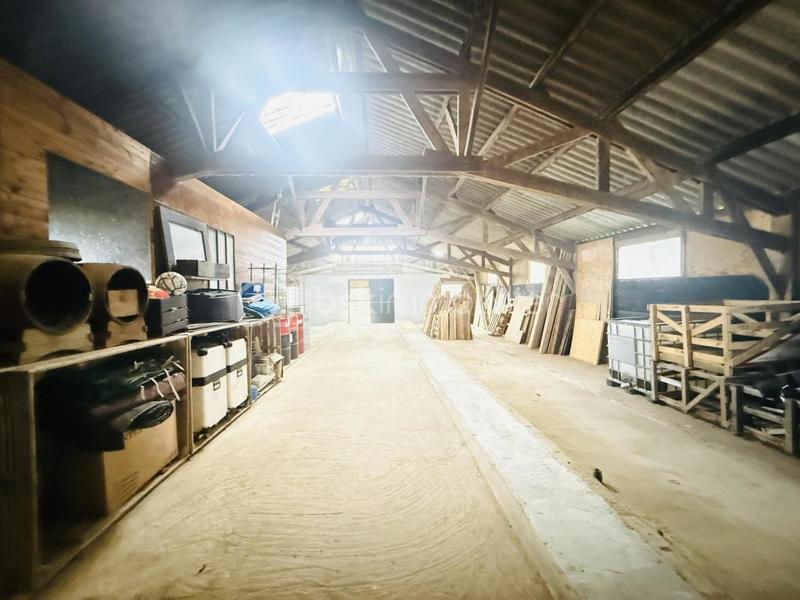 Longère - 296 m² - 6 pièces