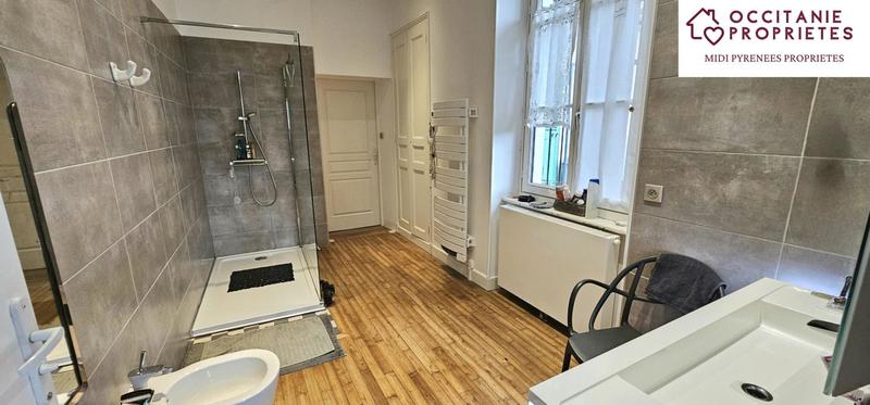 Maison de village - 242 m² - 10 pièces