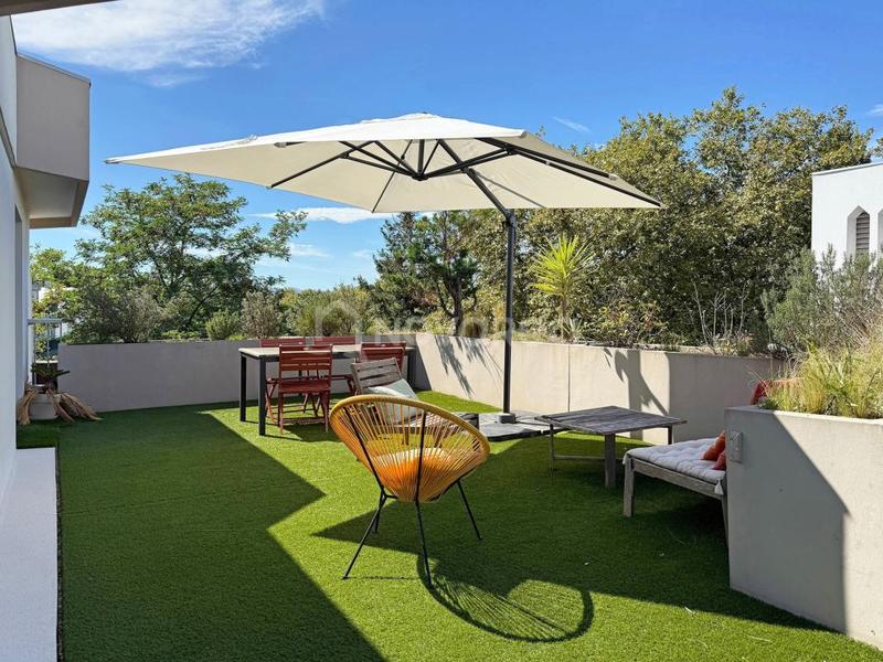 Penthouse - 67 m² - 3 pièces