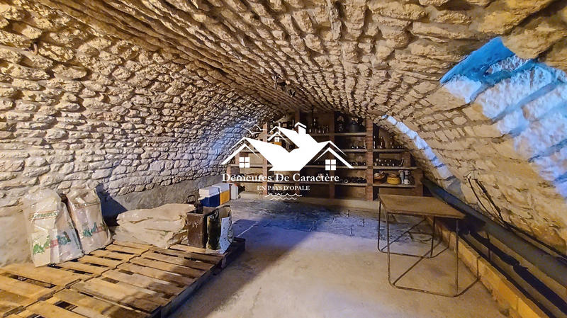 Maison - 359 m² - 11 pièces