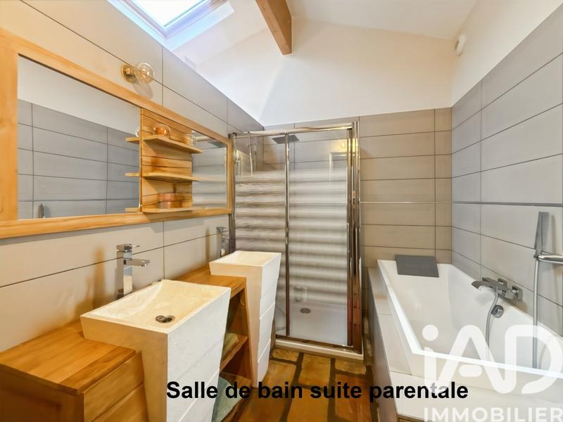 Maison - 181 m² - 8 pièces