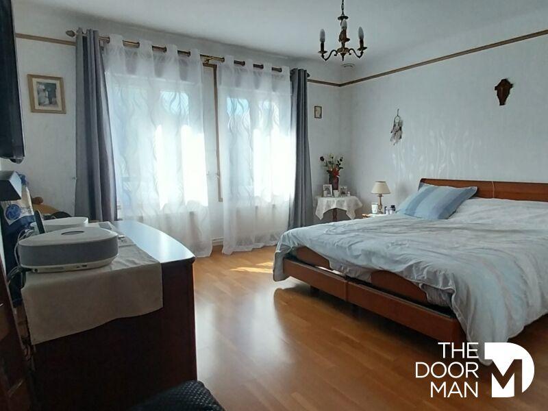 Maison - 168 m² - 7 pièces