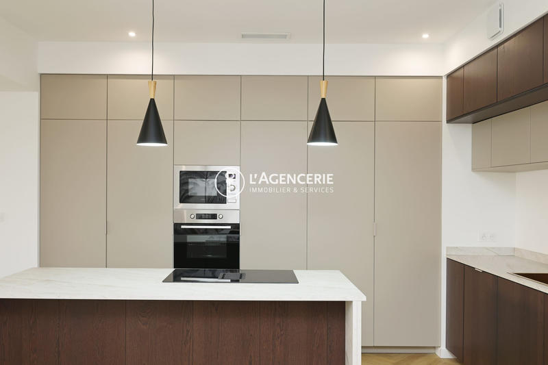 Maison - 210 m² - 7 pièces