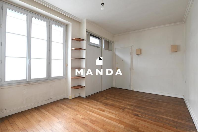 Studio - 25 m² - 1 pièce