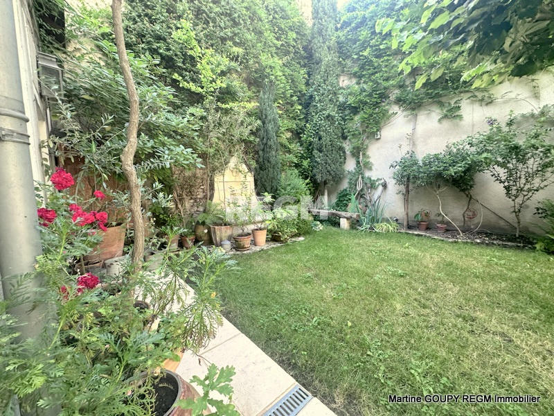 Maison - 290 m² - 11 pièces