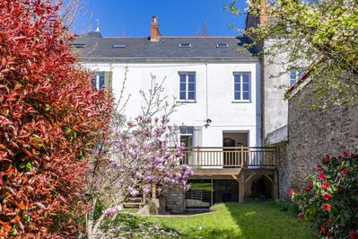 Maison - 163 m² - 8 pièces
